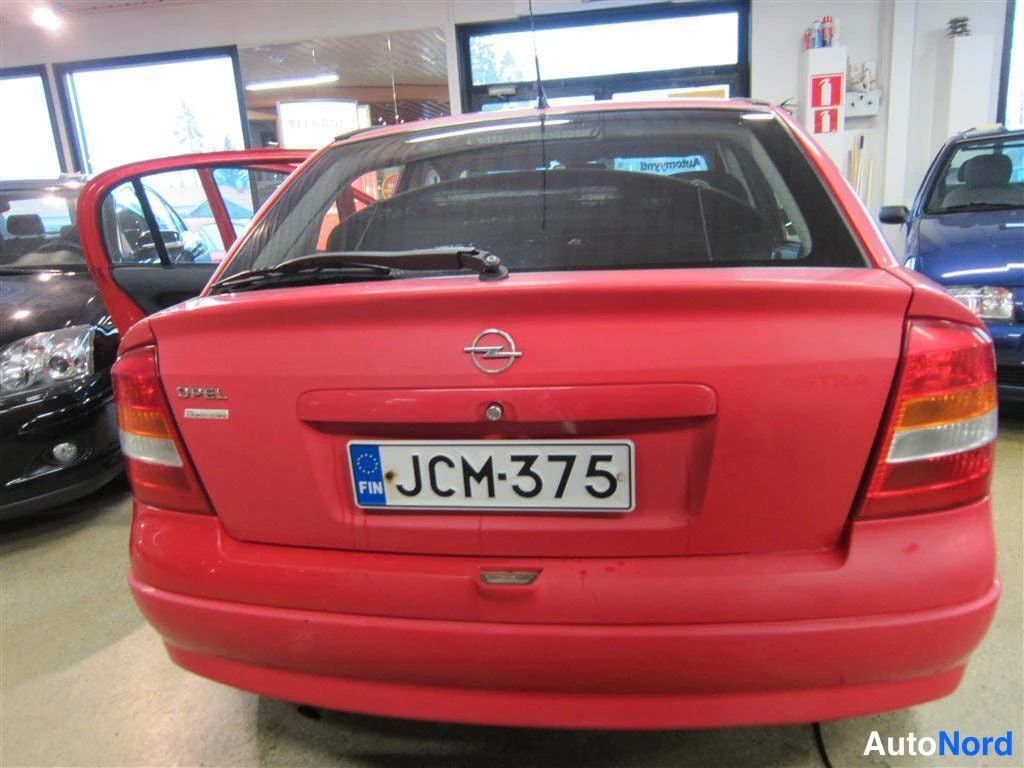 Punainen Opel Astra 1998, takaa, kuva 6