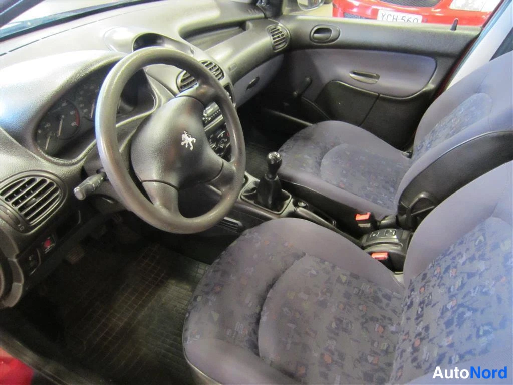 Punainen Peugeot 206 2000, ohjaamo, kuva 6