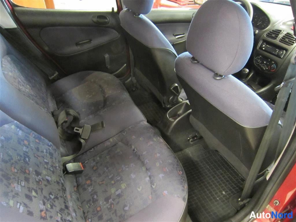 Punainen Peugeot 206 2000, takaistuimet, kuva 10
