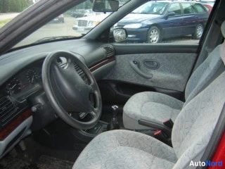 Punainen Peugeot 406 1996, ohjaamo, kuva 3