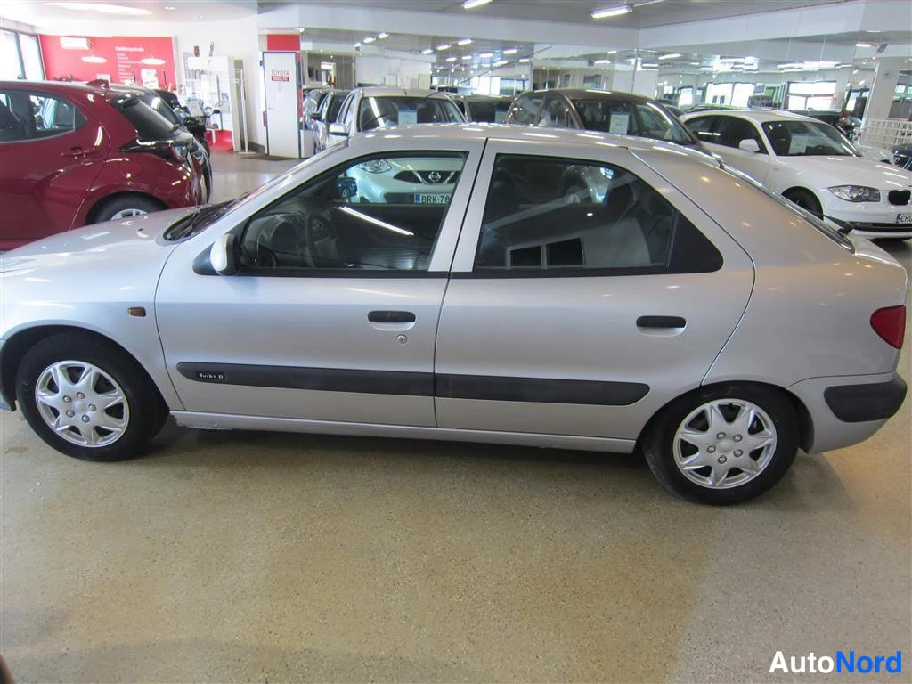 Harmaa Citroen Xsara 1998, sivulta, kuva 5