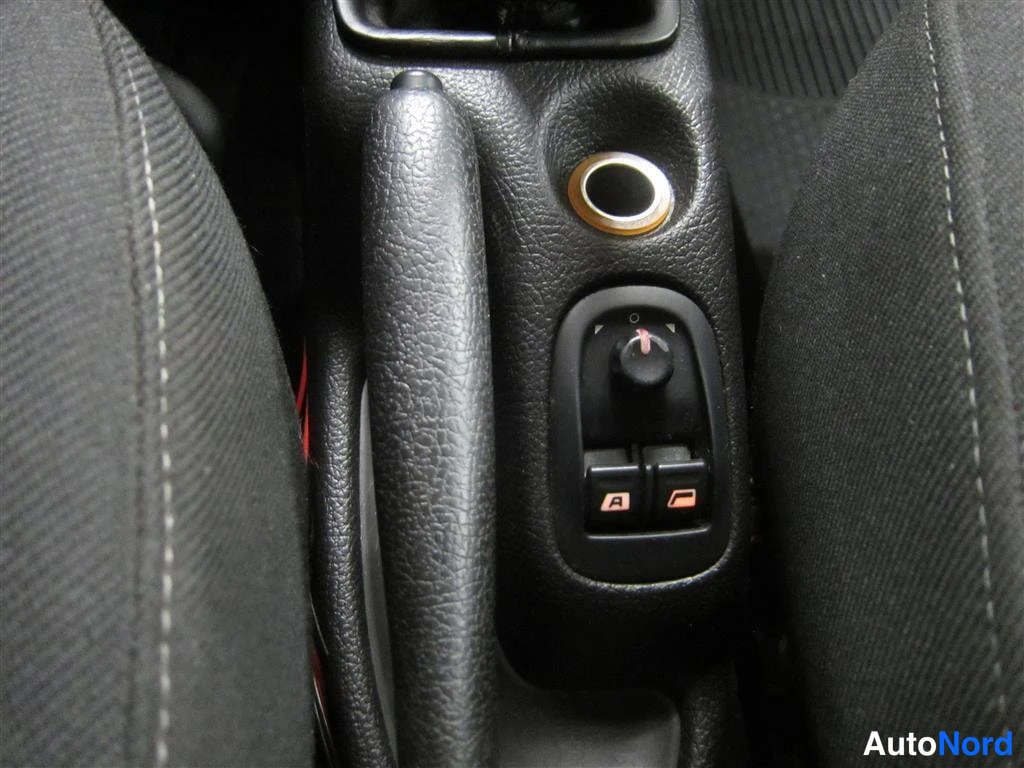 Punainen Peugeot 206 2001, yksityiskohta, kuva 15
