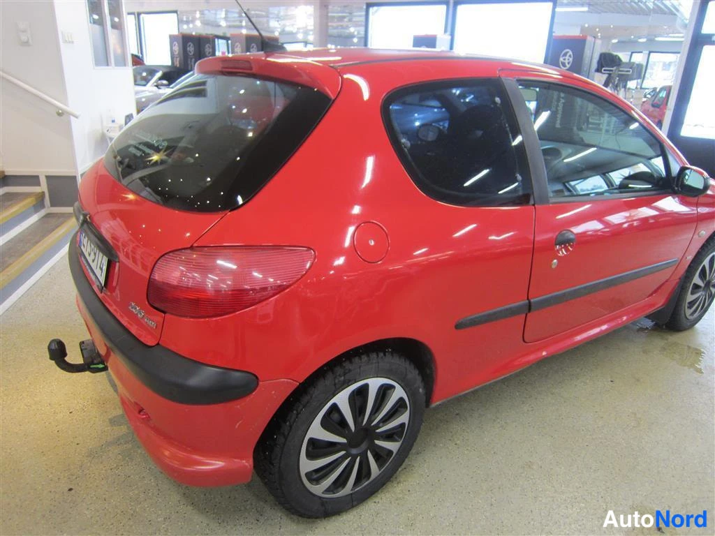Punainen Peugeot 206 2001, takaviisto, kuva 6