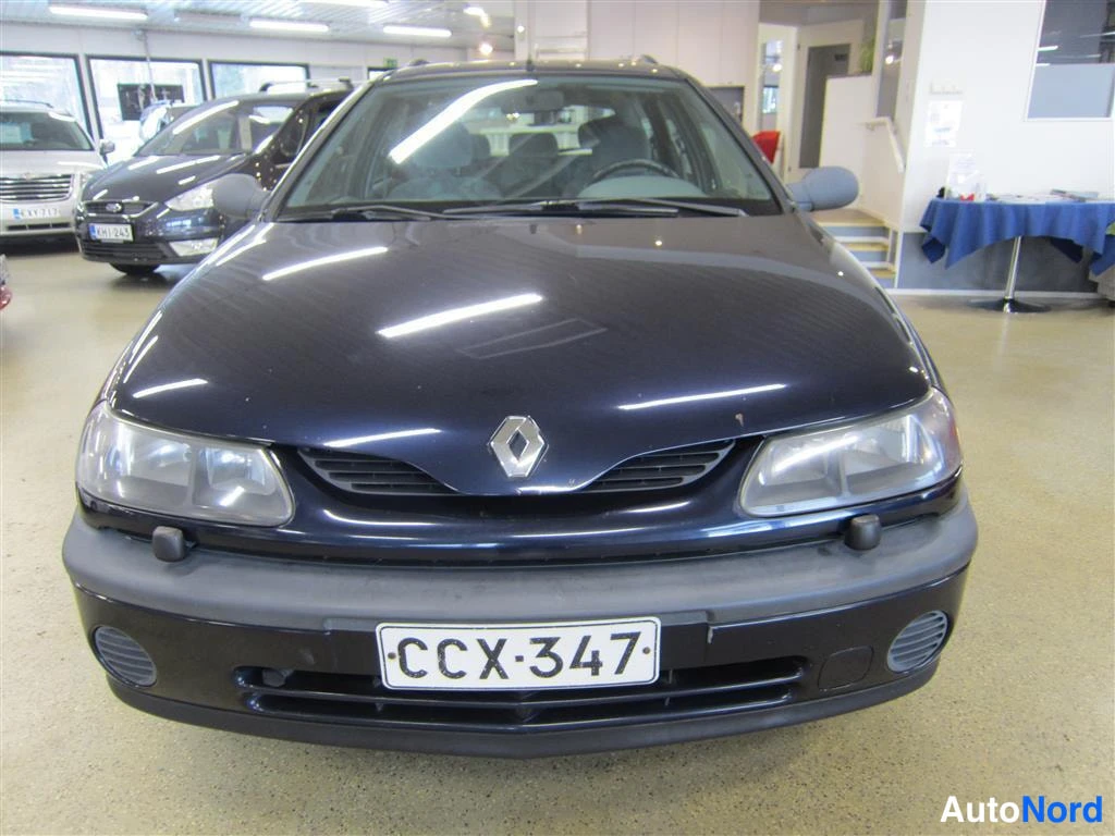 Sininen Renault Laguna 1999, edestä, kuva 2
