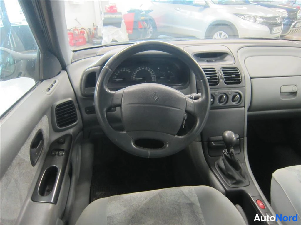 Sininen Renault Laguna 1999, yksityiskohta, kuva 13