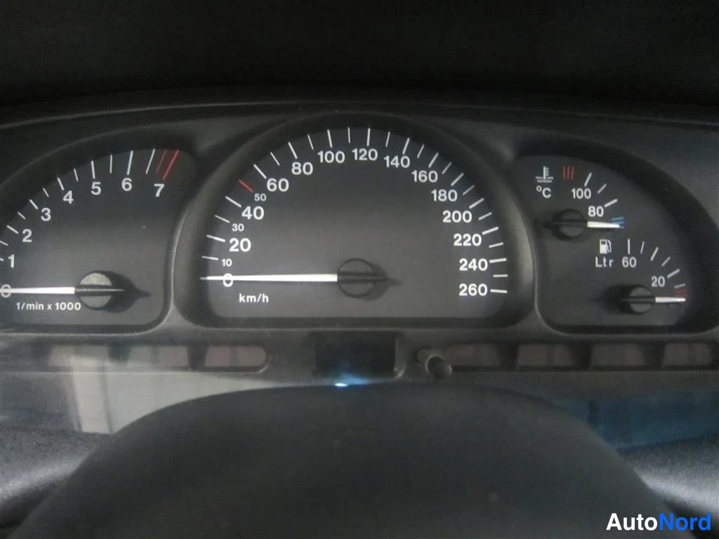 Beige Opel Vectra 1998, yksityiskohta, kuva 12