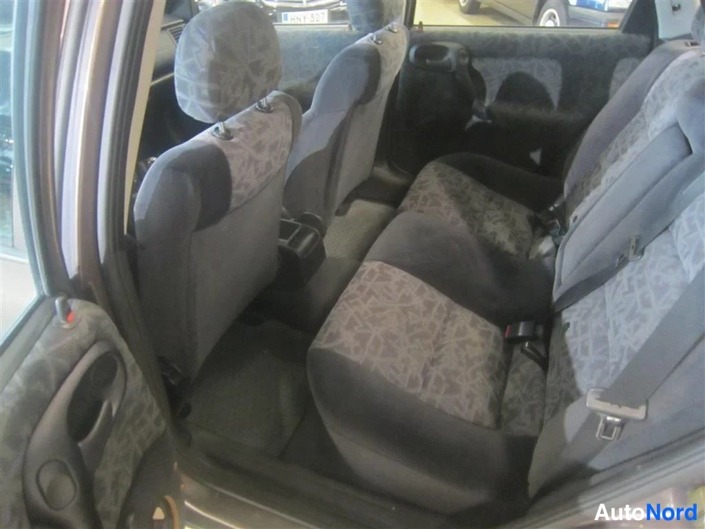 Beige Opel Vectra 1998, kuva 16