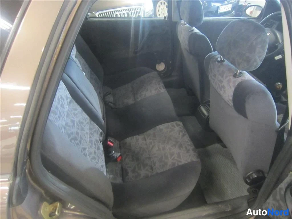 Beige Opel Vectra 1998, kuva 17