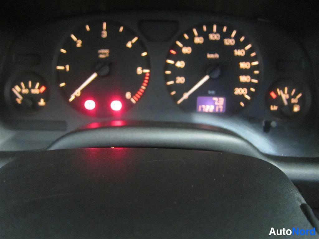 Valkoinen Opel Astra 1999, yksityiskohta, kuva 15
