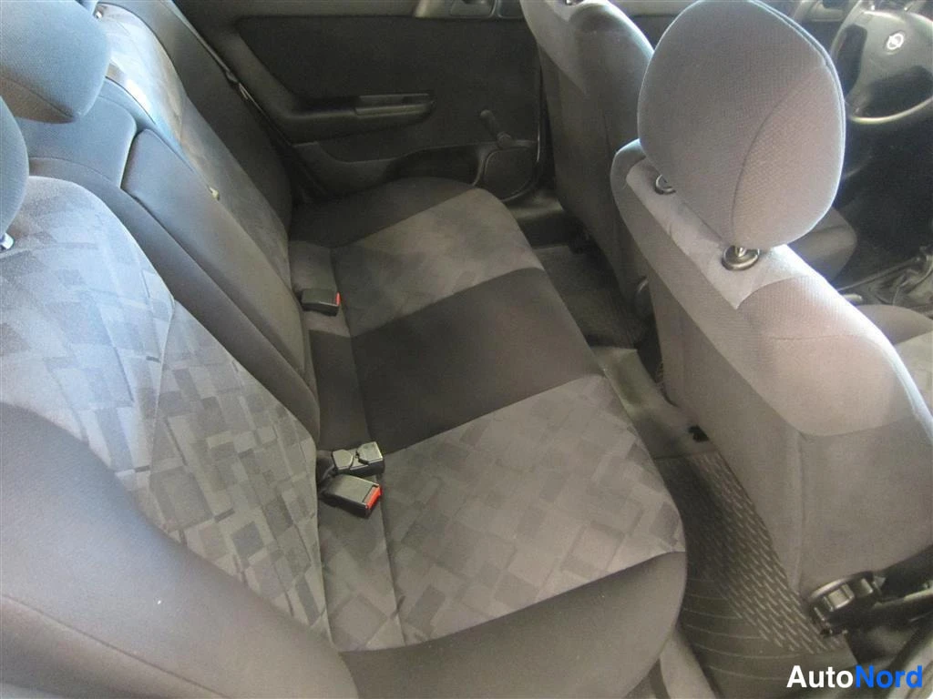 Valkoinen Opel Astra 1999, takaistuimet, kuva 12