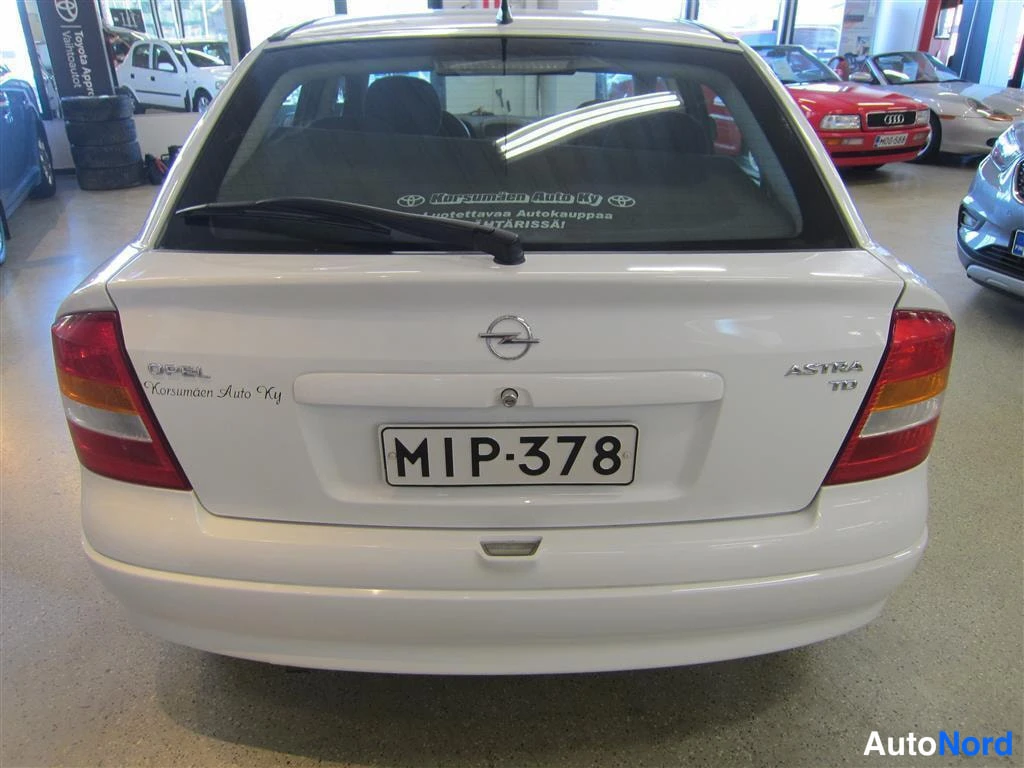 Valkoinen Opel Astra 1999, takaa, kuva 8