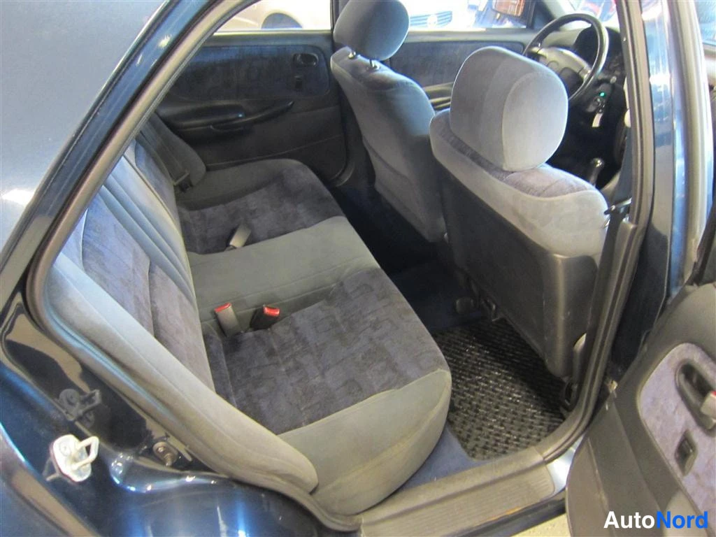 Sininen Mazda 626 1998, takaistuimet, kuva 10