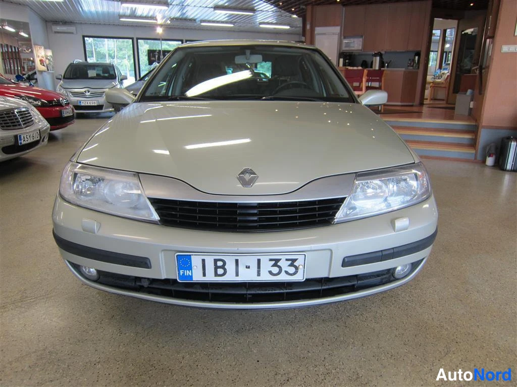 Beige Renault Laguna 2005, edestä, kuva 3