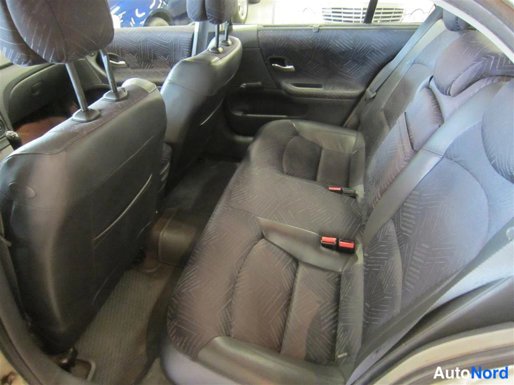Beige Renault Laguna 2005, takaistuimet, kuva 9