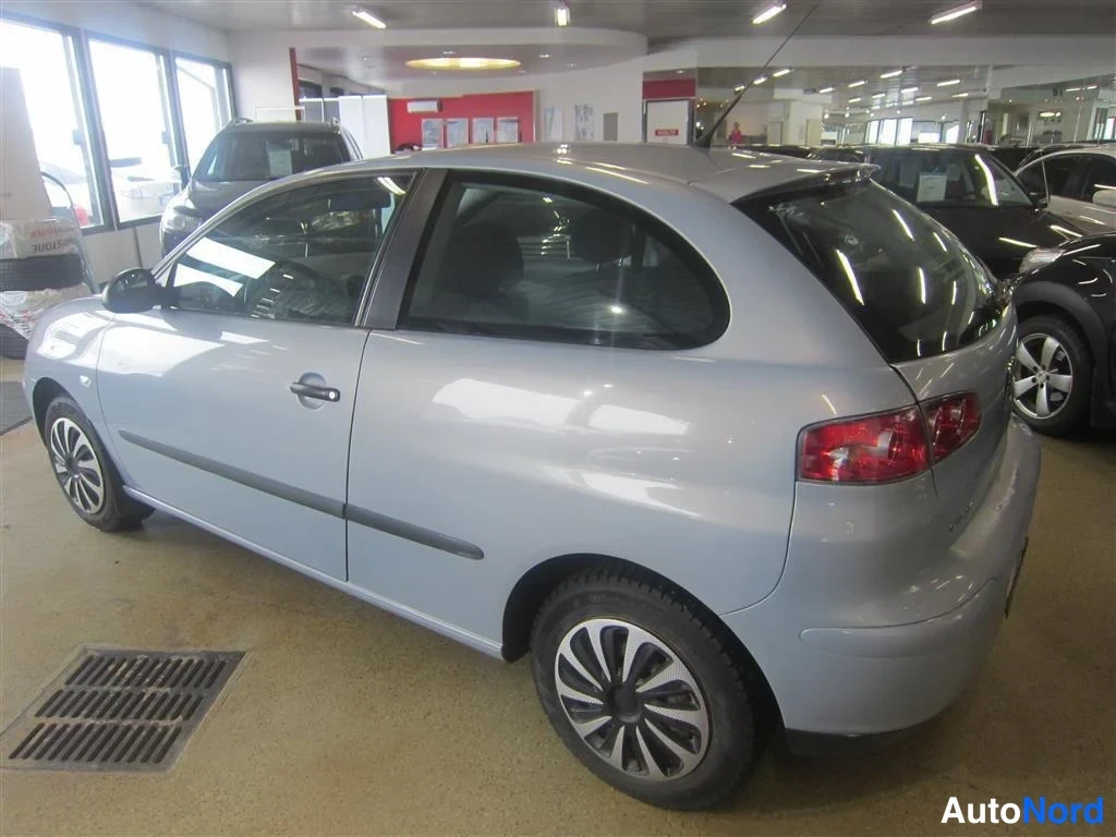Sininen Seat Ibiza 2003, takaviisto, kuva 6