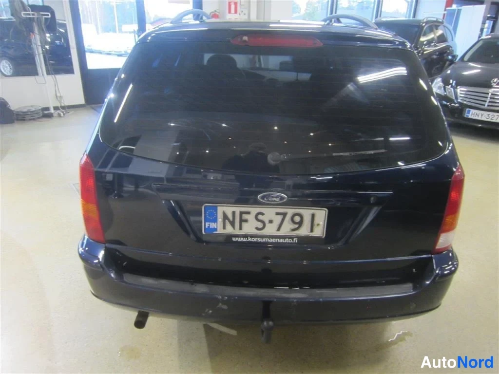Sininen Ford Focus 2004, takaa, kuva 8