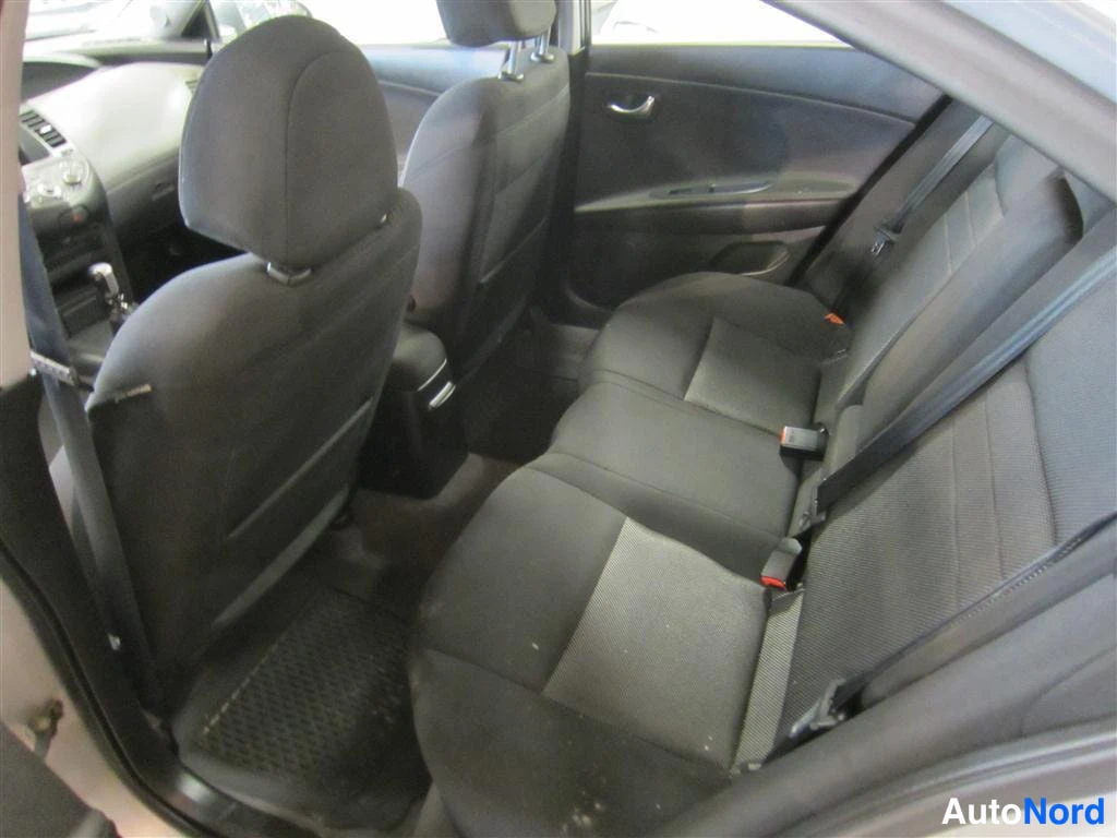 Hopea Nissan Primera 2002, takaistuimet, kuva 9