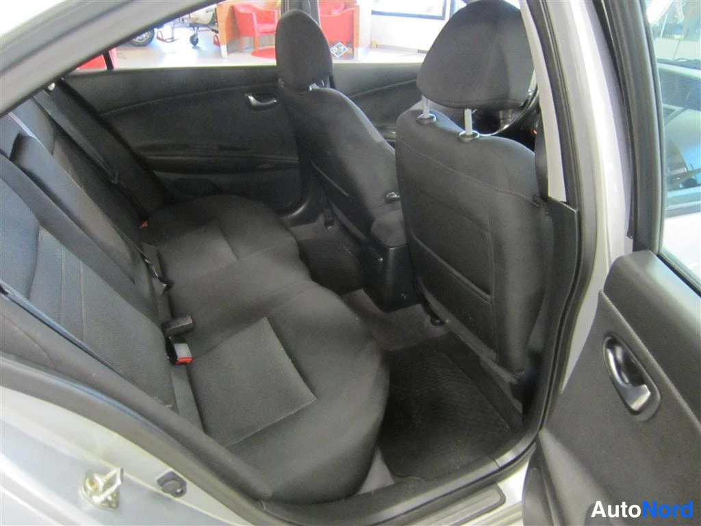 Hopea Nissan Primera 2002, takaistuimet, kuva 10
