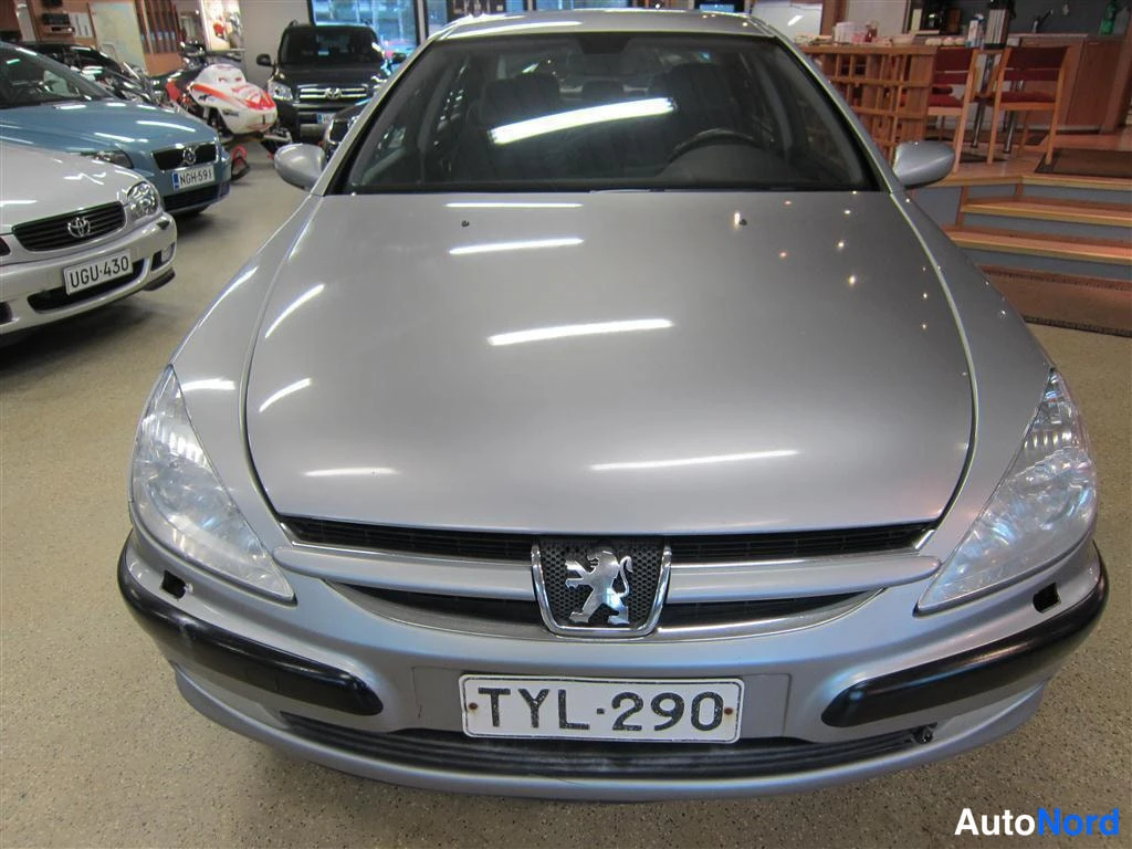 Harmaa Peugeot 607 2001, edestä, kuva 3