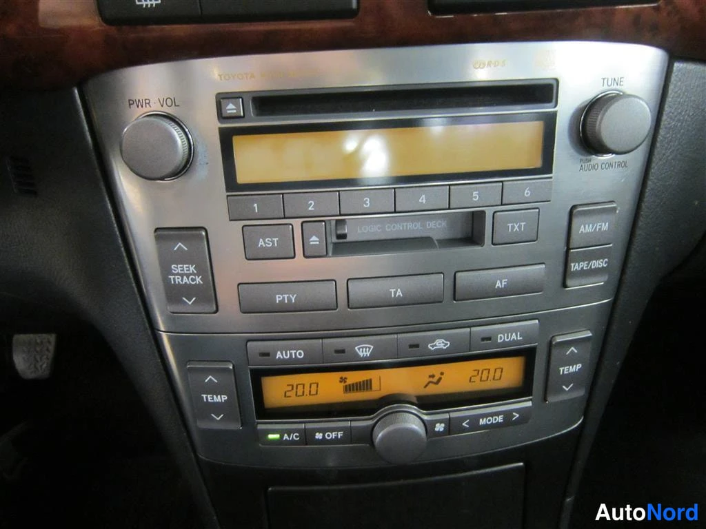 Sininen Toyota Avensis 2005, yksityiskohta, kuva 17