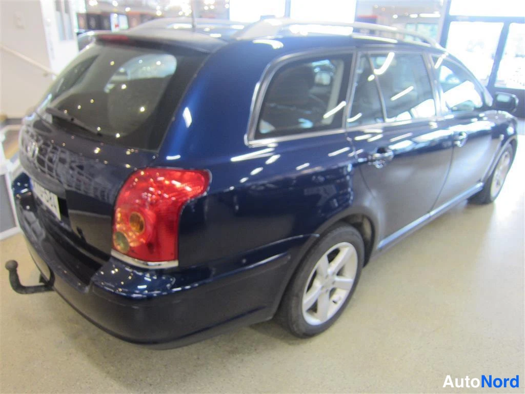 Sininen Toyota Avensis 2005, takaviisto, kuva 7