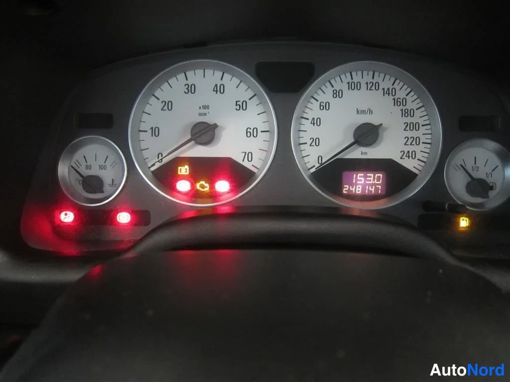Vihreä Opel Astra 2000, yksityiskohta, kuva 15