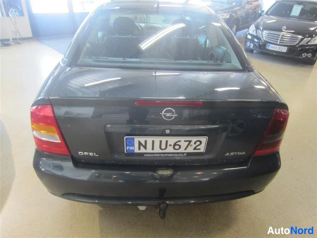 Vihreä Opel Astra 2000, takaa, kuva 7