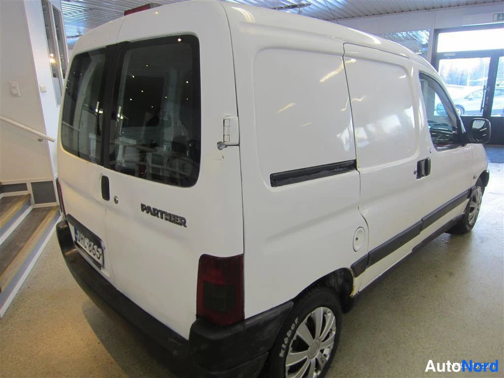 Valkoinen Peugeot Partner 2002, takaviisto, kuva 7