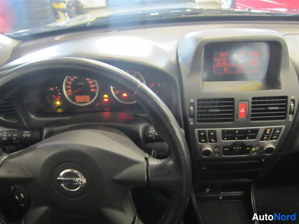 Sininen Nissan Almera 2005, yksityiskohta, kuva 19