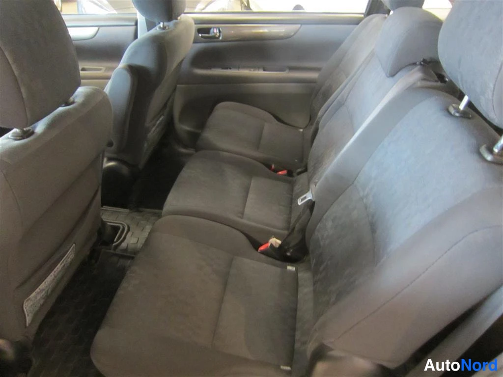 Hopea Toyota Avensis Verso 2003, takaistuimet, kuva 12