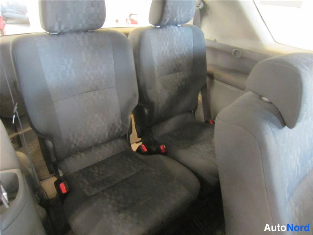 Hopea Toyota Avensis Verso 2003, takaistuimet, kuva 15