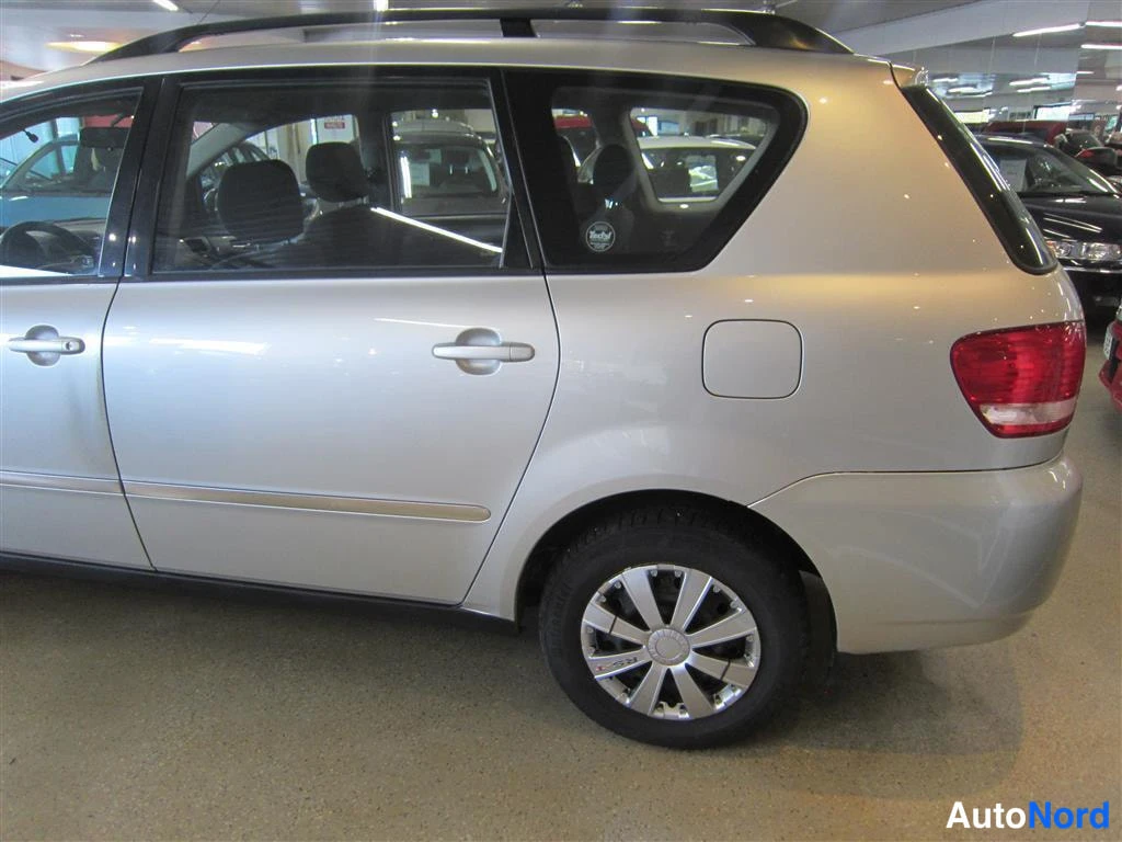 Hopea Toyota Avensis Verso 2003, takaviisto, kuva 6