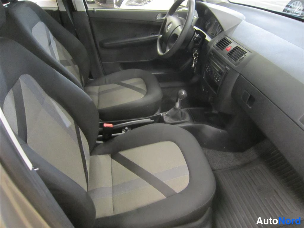 Beige Skoda Fabia 2007, etuistuimet, kuva 12