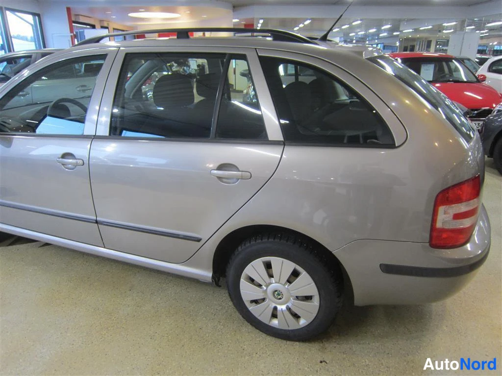 Beige Skoda Fabia 2007, takaviisto, kuva 6