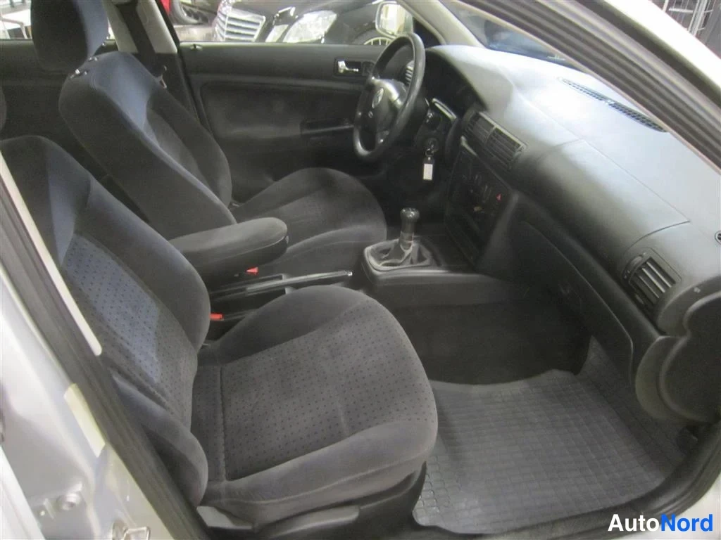 Harmaa Volkswagen Passat 1998, ohjaamo, kuva 12
