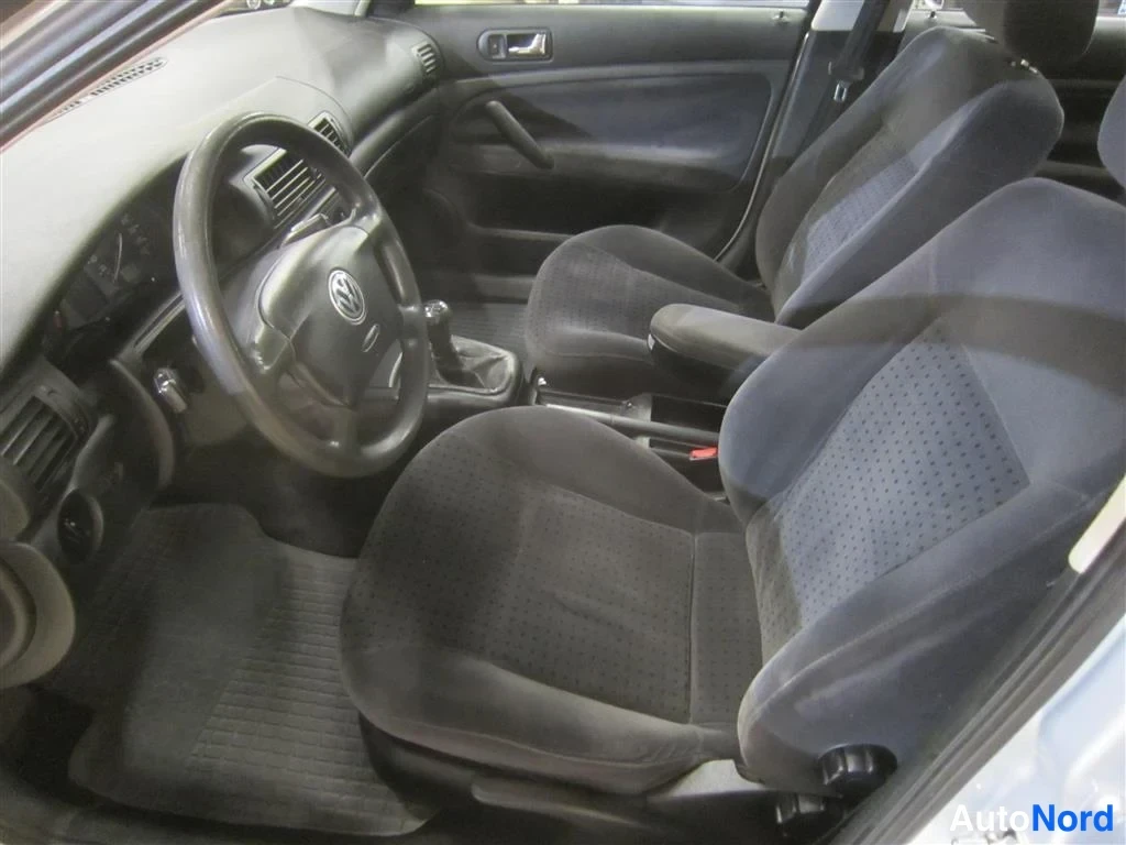 Harmaa Volkswagen Passat 1998, ohjaamo, kuva 9