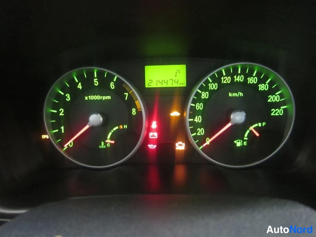 Musta Hyundai Accent 2006, yksityiskohta, kuva 16