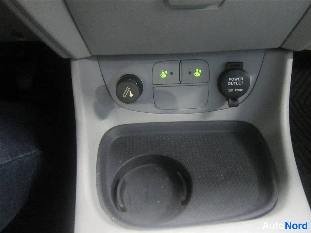 Musta Hyundai Accent 2006, yksityiskohta, kuva 19
