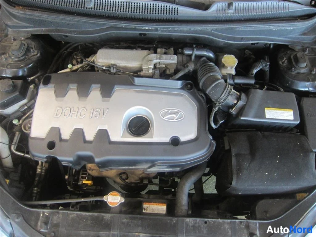 Musta Hyundai Accent 2006, moottoritila, kuva 15