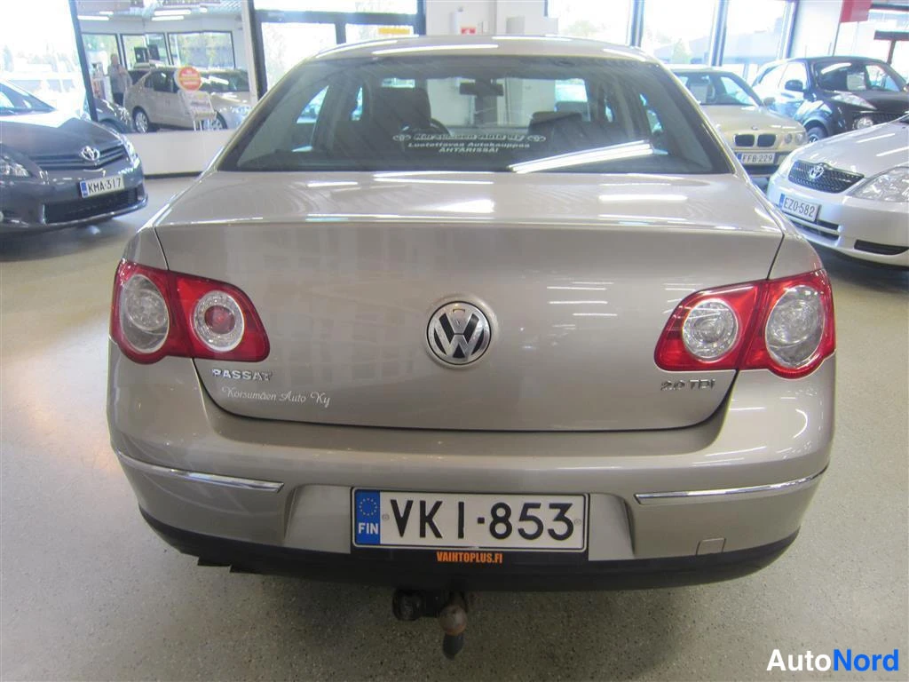 Beige Volkswagen Passat 2006, takaa, kuva 5