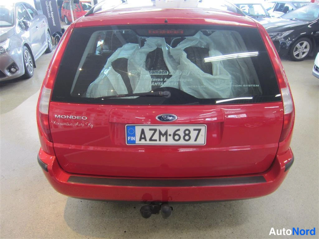 Punainen Ford Mondeo 2002, takaa, kuva 8