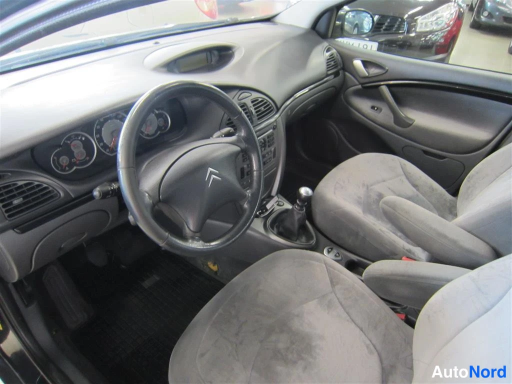 Harmaa Citroen C5 2007, ohjaamo, kuva 6