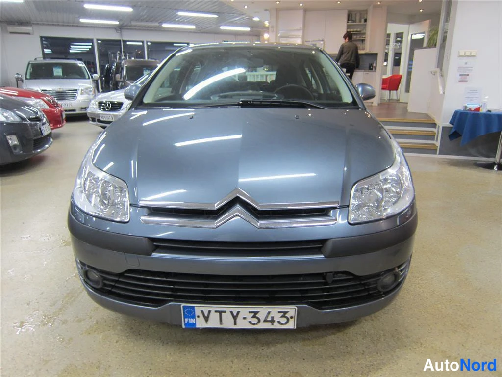 Harmaa Citroen C4 2008, edestä, kuva 2