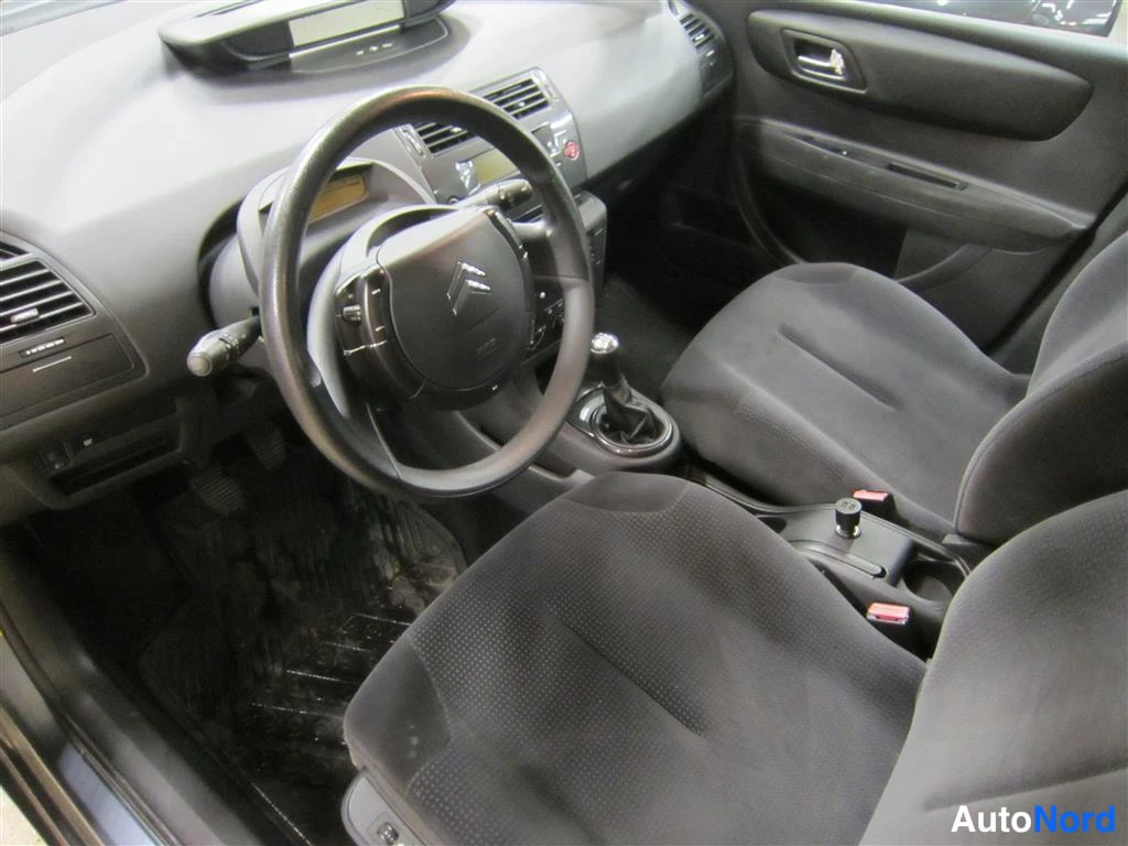 Harmaa Citroen C4 2008, ohjaamo, kuva 6