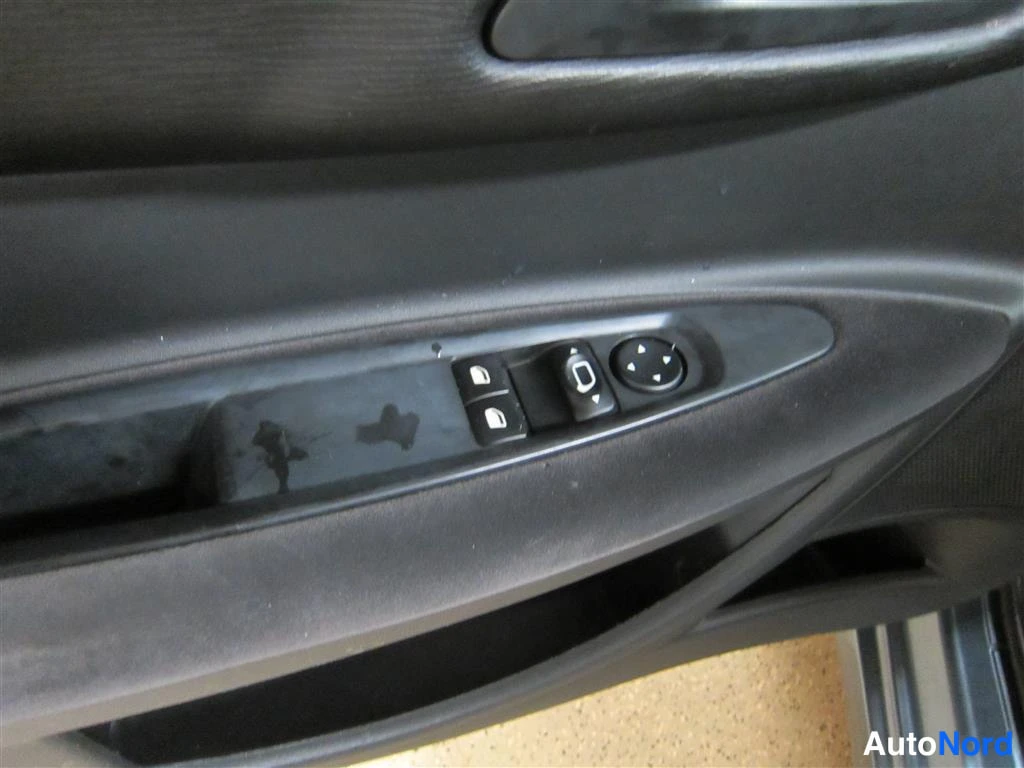 Harmaa Citroen C4 2008, yksityiskohta, kuva 13