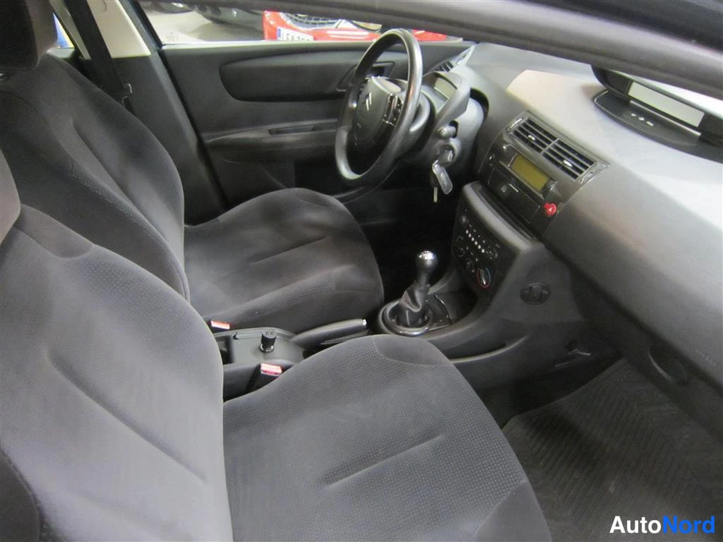 Harmaa Citroen C4 2008, ohjaamo, kuva 8