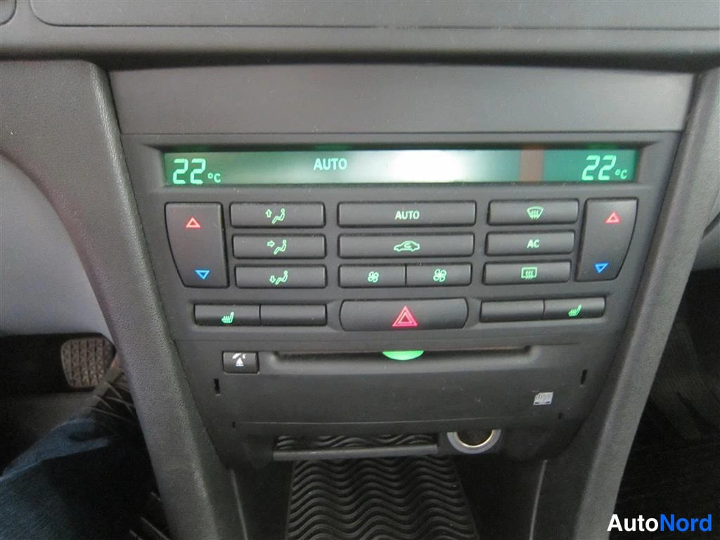 Musta Saab 9-3 2005, yksityiskohta, kuva 19
