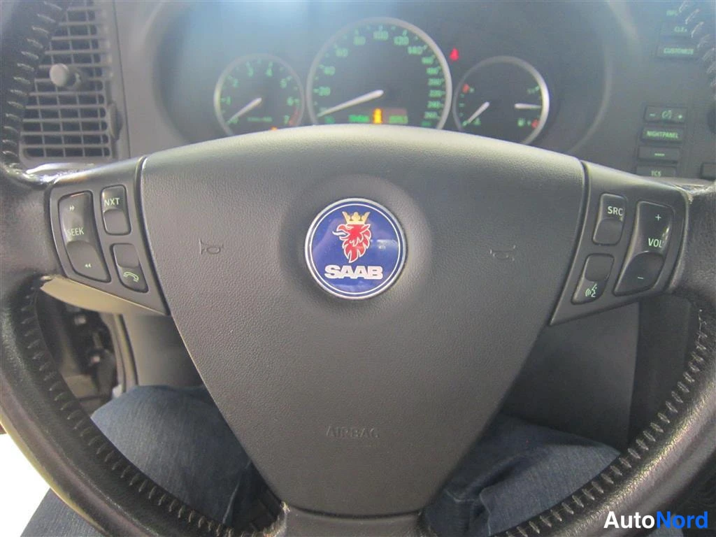 Musta Saab 9-3 2005, yksityiskohta, kuva 17