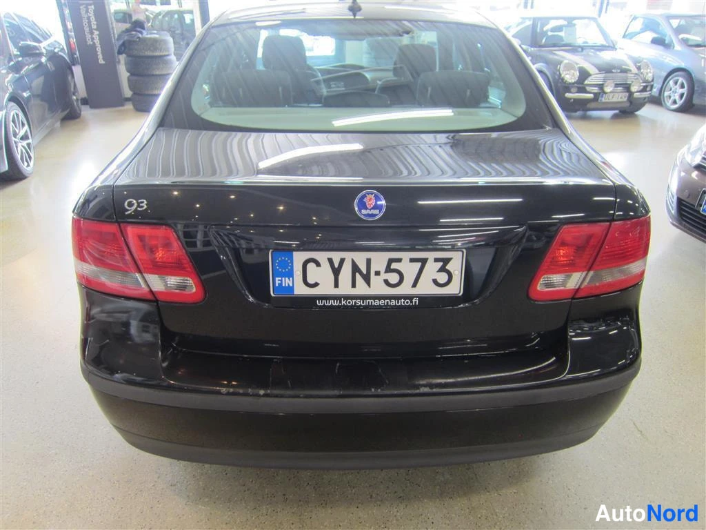 Musta Saab 9-3 2005, takaa, kuva 7