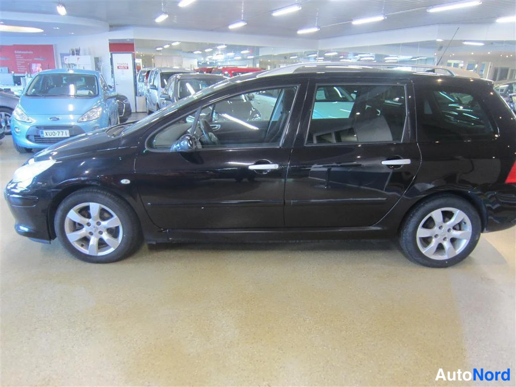 Musta Peugeot 307 2008, sivulta, kuva 4